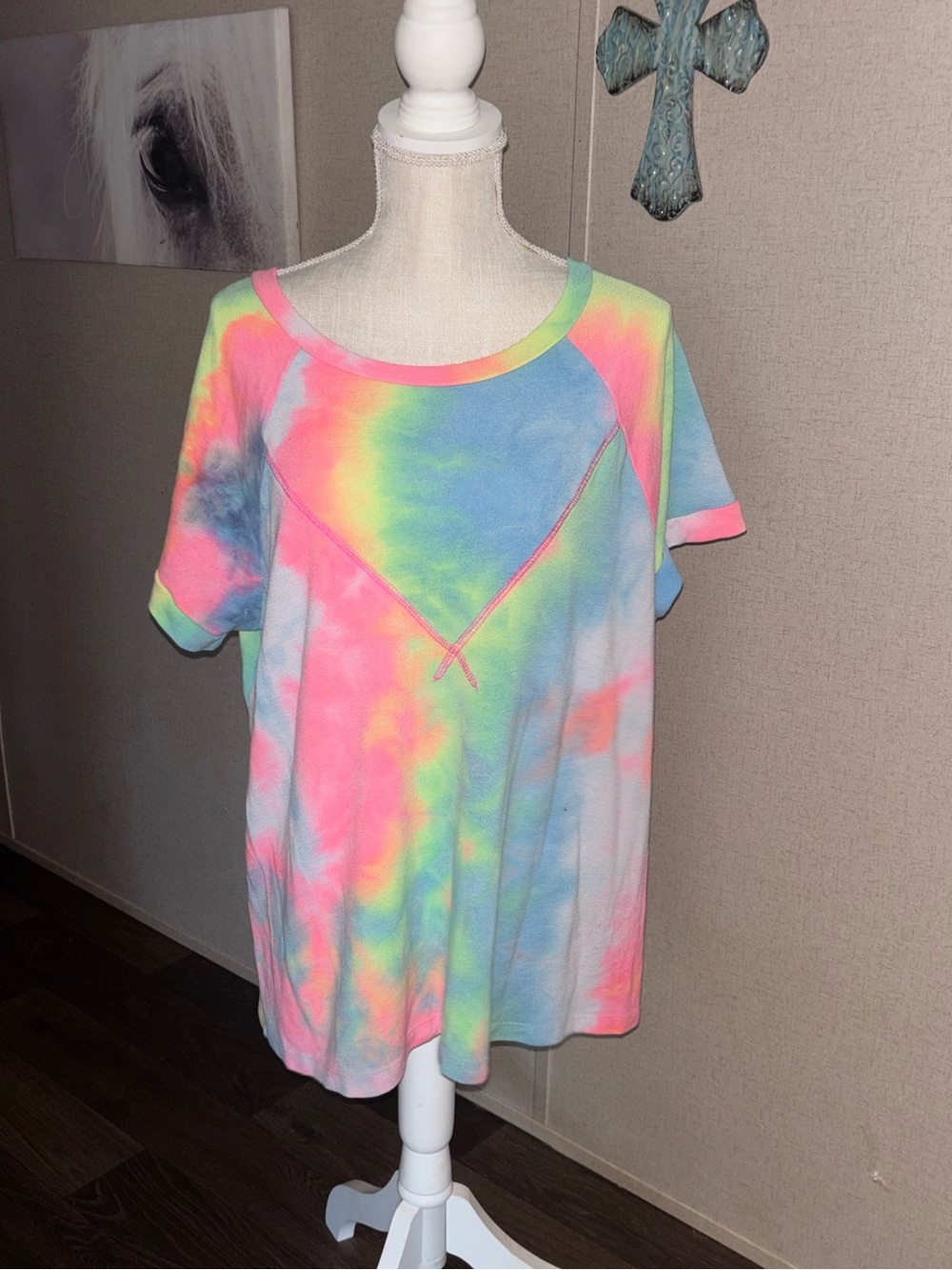 Oppi Tie-Dye Short Sleeve Women’s Tee in Pastel Multicolor